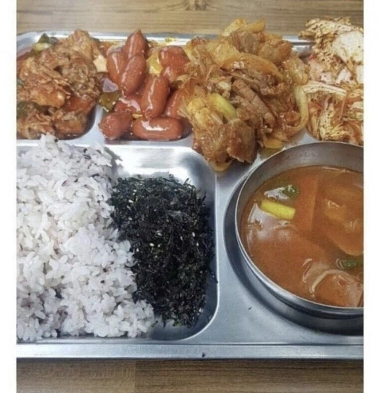 용맹한 전사가 발할라에서 받게되는 밥상_1.webp