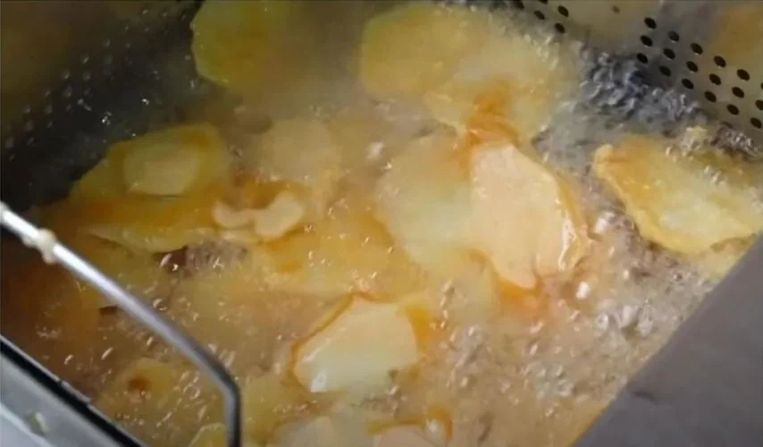 동네 허름한 치킨집.jpg_6.webp