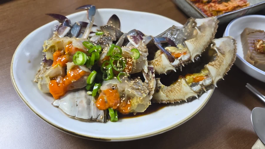 유튜브 보다가 결국 간장게장 시켰다_2.webp