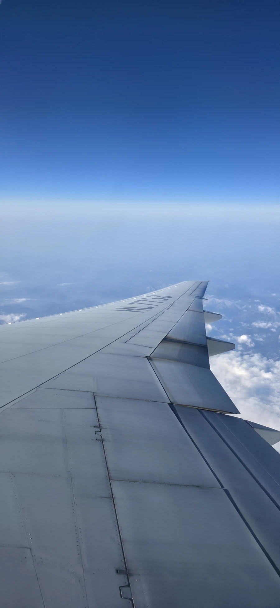 분명 예약할때는 날개자리 아니었던거 같은데._2.webp