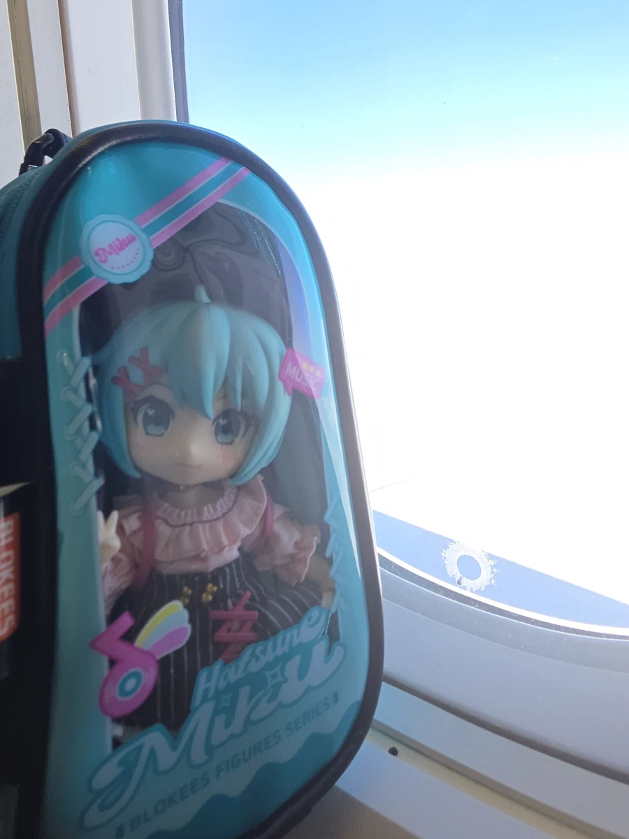 분명 예약할때는 날개자리 아니었던거 같은데._5.webp