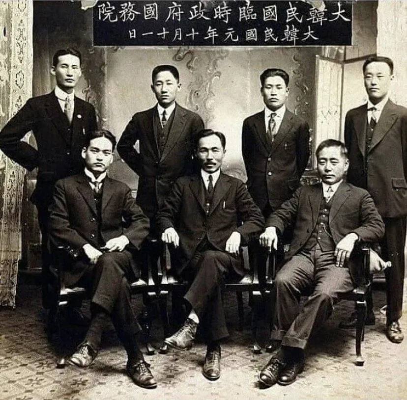 대한민국 역사상 최고의 수트핏_1.webp