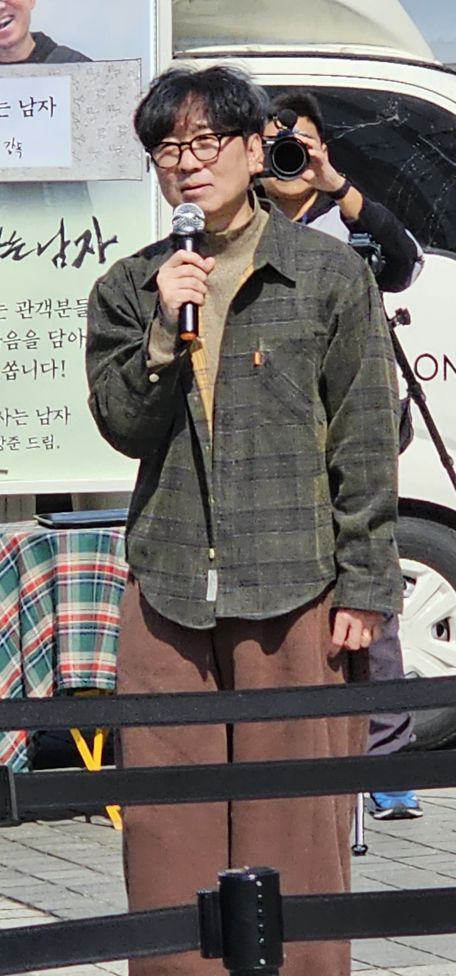 운좋게 지나가다 마주친 분_1.webp