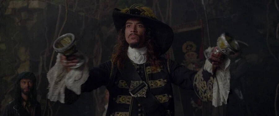 영화) ??? : 왜 고래기름으로 영생을 얻겠다고 저렇게 나쁜 짓을 저지르는거야?_2.webp