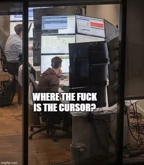 내 컴에 32인치 모니터 3대에 42인치 TV하나 연결해서 쓰는데_1.webp