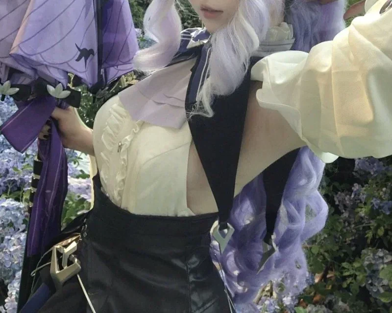 노출 많은 코스프레의 단점_1.webp