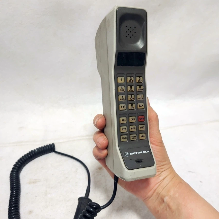 남자가 뭔 쪼잔하게 스마트폰을 쓰고 다니냐?_1.webp