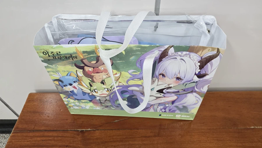 서코) 왜 지하철에서 나를 쳐다보나 했네_1.webp