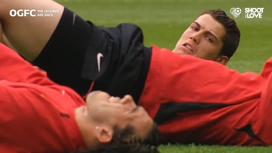 박지성의 그 짤을 보는 테베즈_5.webp