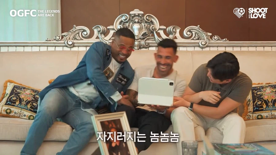 박지성의 그 짤을 보는 테베즈_7.webp