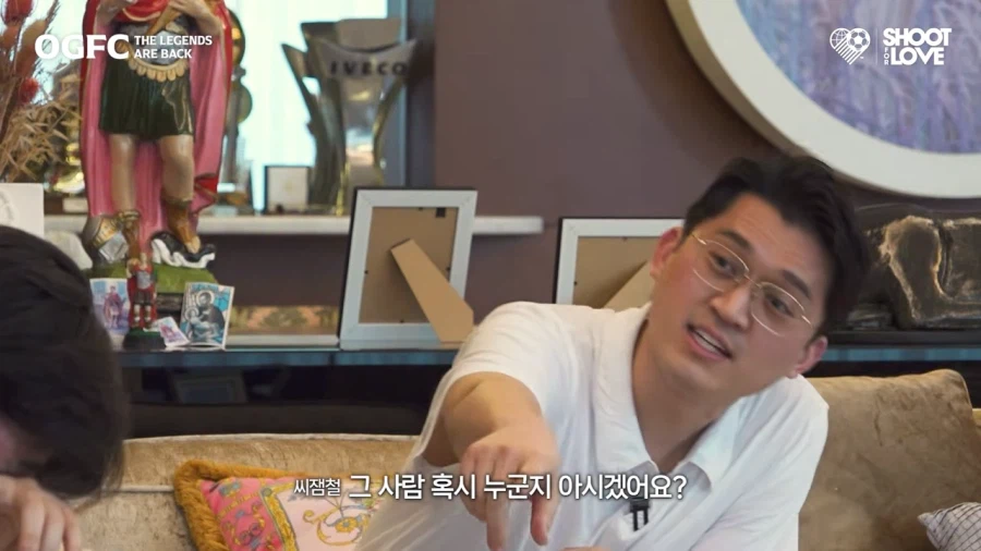 박지성의 그 짤을 보는 테베즈_10.webp