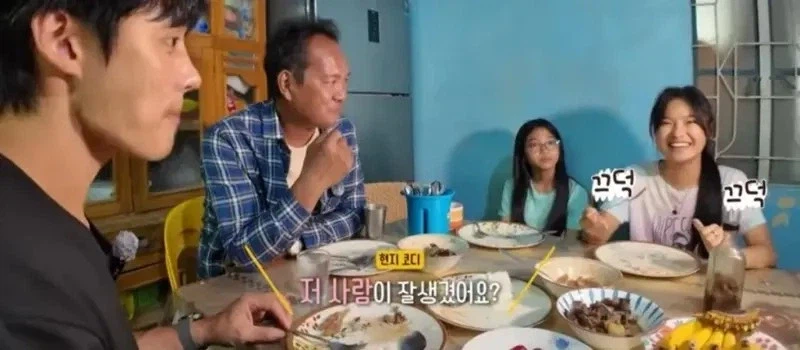 44살 한국 농부를 본 19살 동남아 소녀의 표정_5.webp