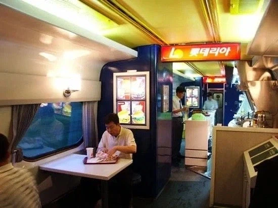 서울의 움직이는 롯데리아.jpg_1.webp