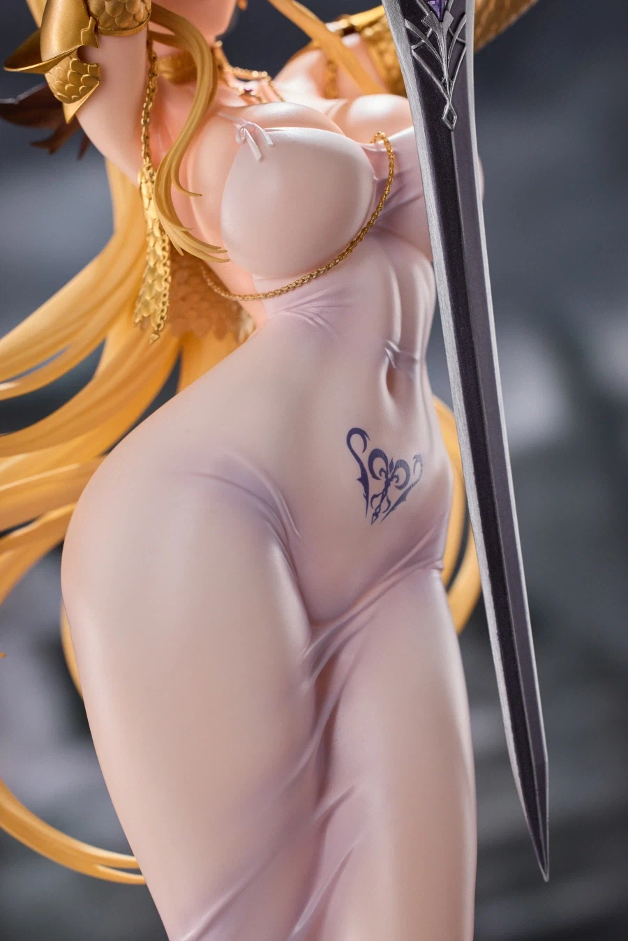 20만원짜리 피규어_7.webp