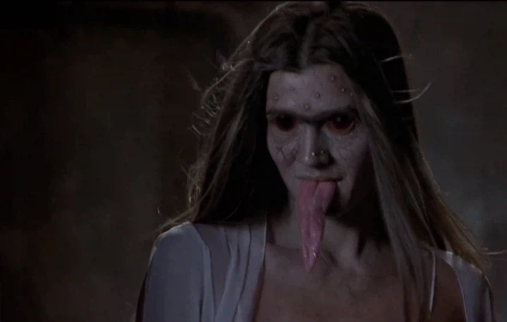 미국식 귀신 퇴마...webp_4.webp