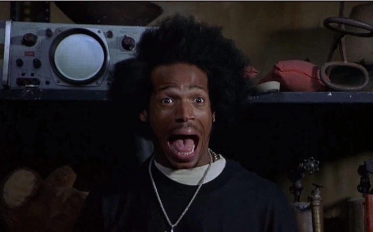 미국식 귀신 퇴마...webp_5.webp