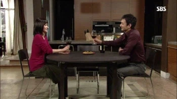 아내의 유혹에서 사실 주위 사람들도 점 하나 찍었다고 속은적 없다 ㅋㅋㅋ_7.webp