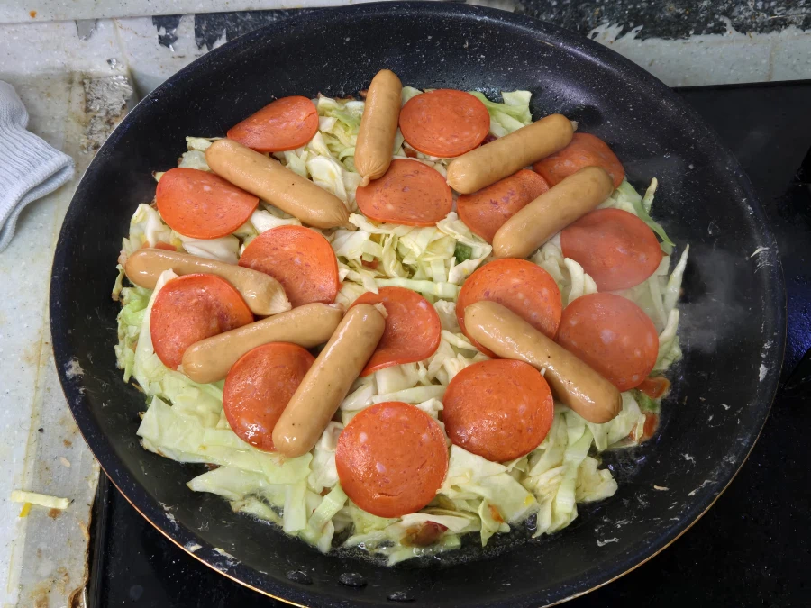 이 시간에 햄버거 먹는 사람이 어딨냐? ㅋㅋㅋㅋㅋㅋㅋㅋ_2.webp