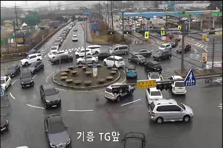 약한자들은 살아남을 수 없던 그 시절 전운보초들의 무덤_1.webp