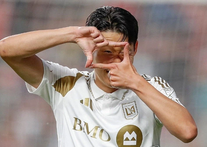 아 왜, 남자가 남자 좋아하고 찬양할 수도 있지_4.webp