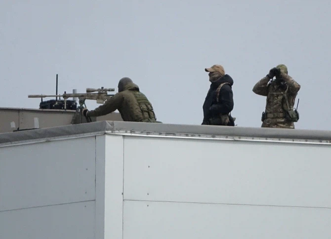 BTS광화문 공연하는날 건물 옥상에 나타날 사람들_2.webp