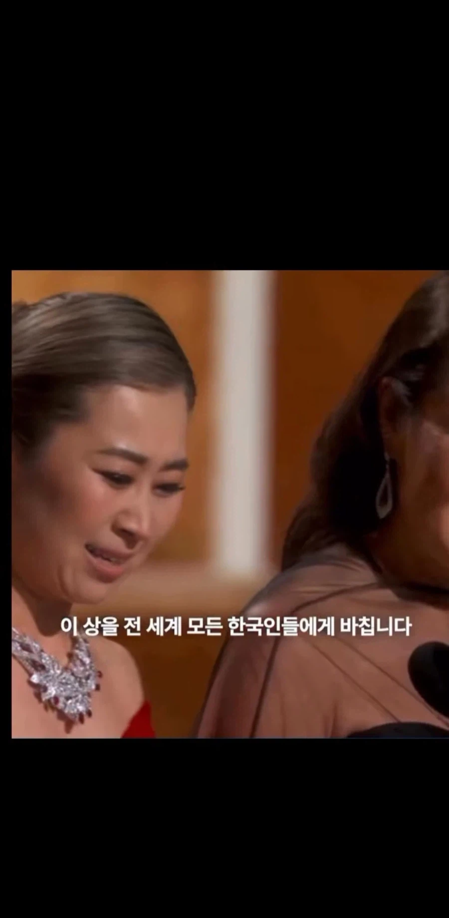 죄송함도 감사함도 느끼는 케데헌 감독.jpg_11.webp