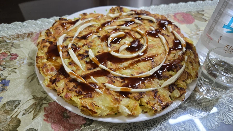 야옹이랑 오토코노코미야끼 먹음_2.webp