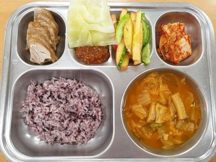 급식 수육 나올때 같이 나오던 호불호 갈리는