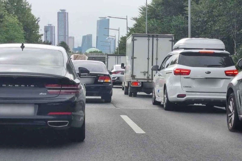 솔찍히 운전면허 박탈해야 하는 애들_2.webp