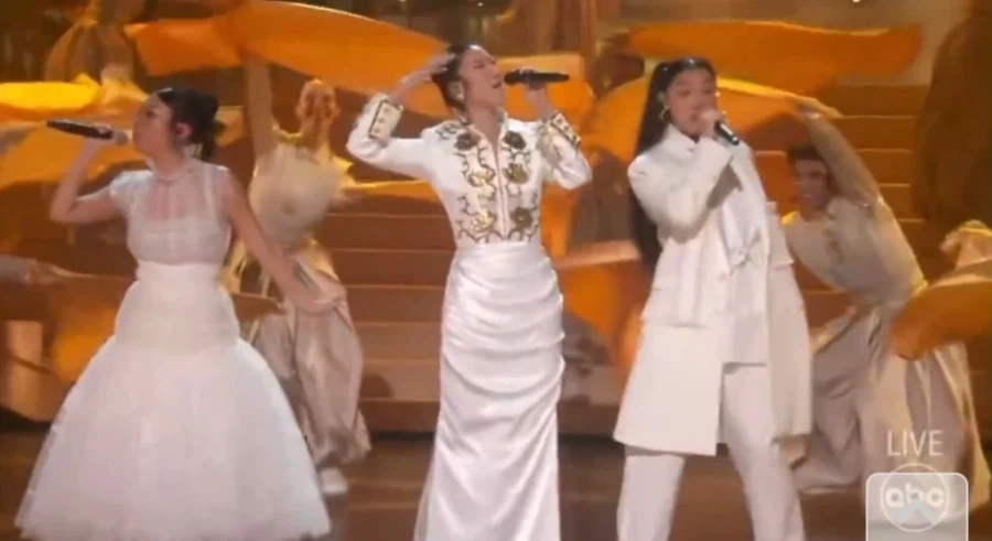 AI 짤 같은 아카데미 시상식 골든 무대.jpg_1.webp