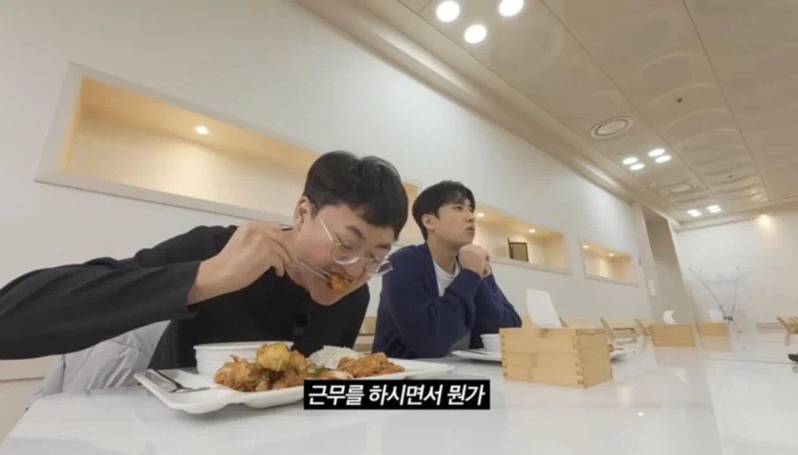 충주맨이 신입 시절 현타 왔던 순간_1.webp