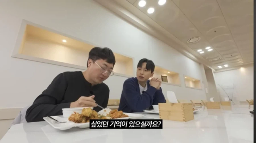 충주맨이 신입 시절 현타 왔던 순간_3.webp