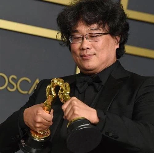 많은 오타쿠들에게 영감을 주었다는 봉준호감독 짤_1.webp