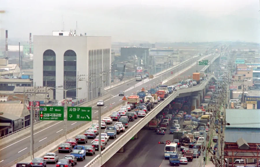 동서고가는 타는거 아니다_2.webp