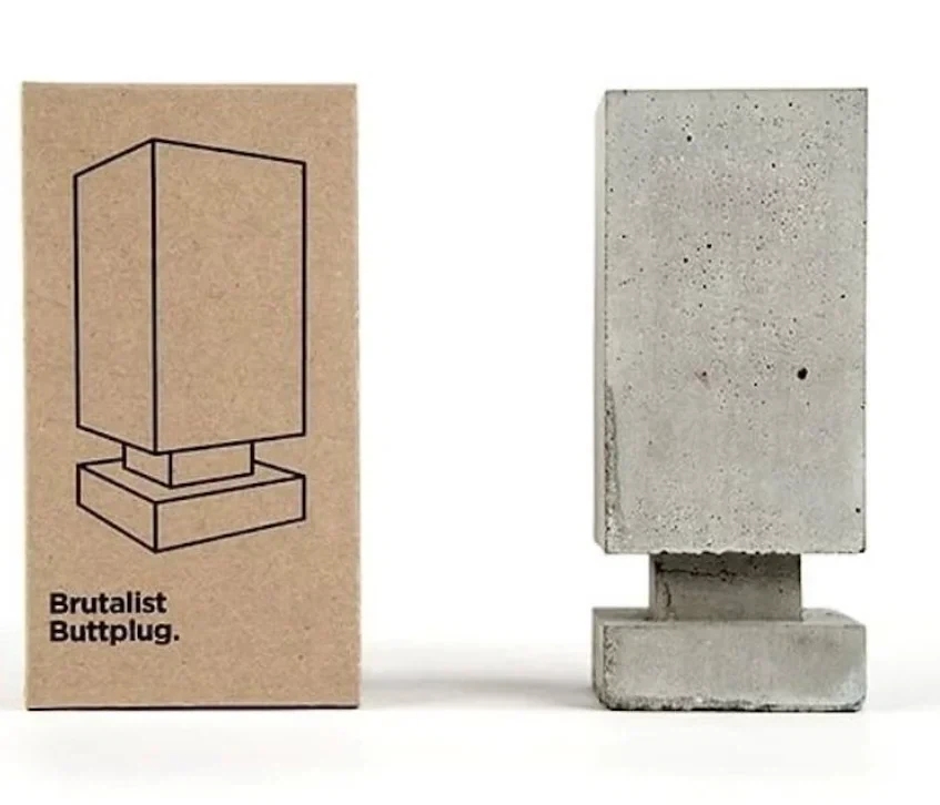 브루탈리즘 엉덩이마개_1.webp