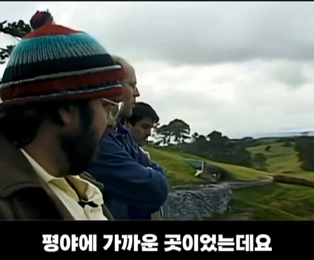 8천톤의 흙을 쏟아부어서 1년 동안 만든 영화 세트장.jpg_8.webp