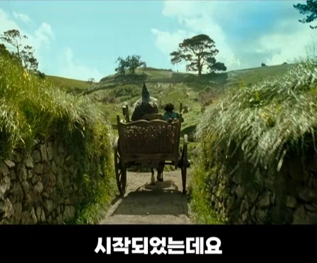 8천톤의 흙을 쏟아부어서 1년 동안 만든 영화 세트장.jpg_21.webp