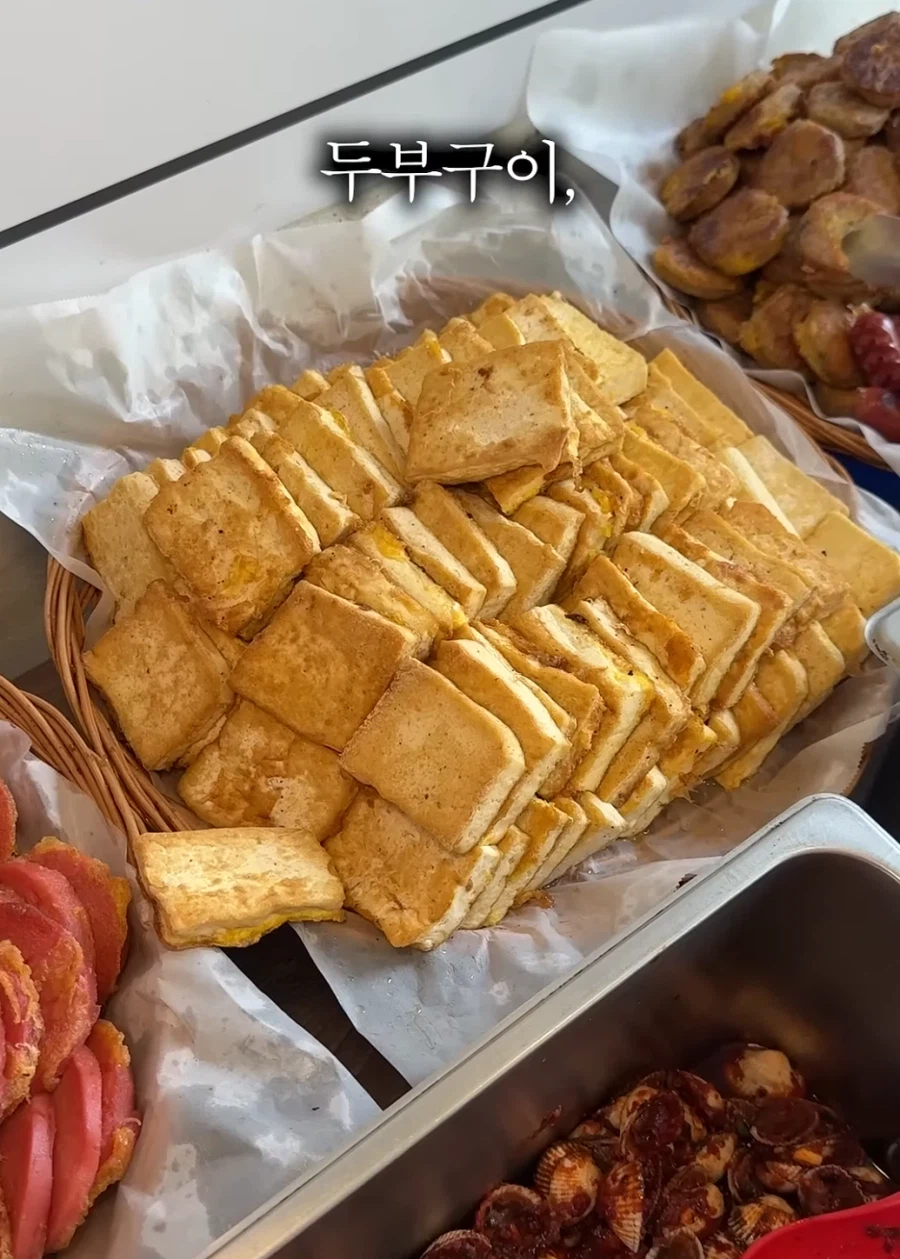 메인 반찬을 시키면 사이드 반찬이 무제한인 밥집_7.webp