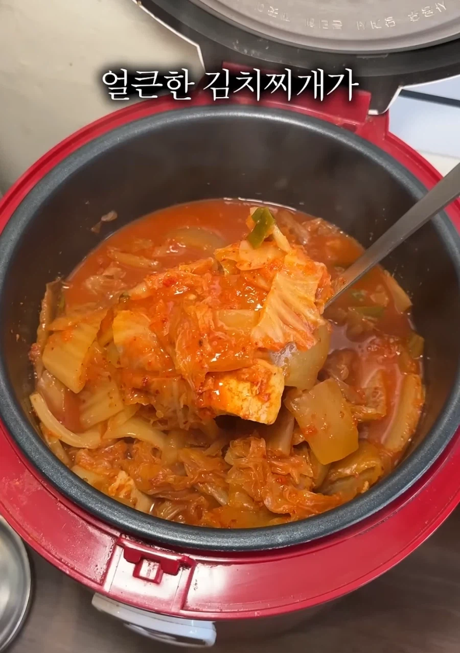 메인 반찬을 시키면 사이드 반찬이 무제한인 밥집_11.webp