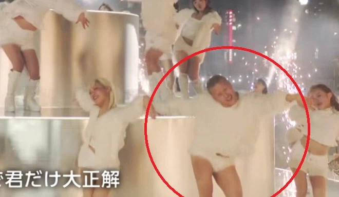 나 요네즈 켄시 홍백가합전 영상 보고 있었는데 이거 뭐냐_2.webp