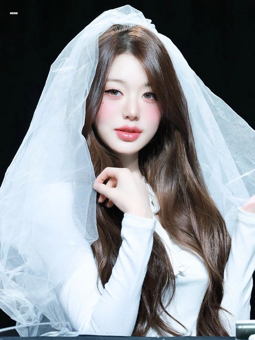 아이브 장원영_1.webp