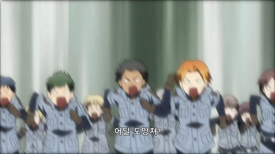 암살교실) 자기 잘못을 알기에 어떤 짓이든 당하려는 선생님_4.webp