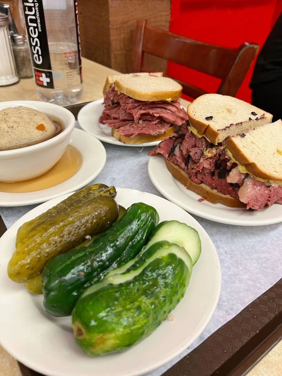 1888년에 개업한 뉴욕 씹상남자 전통 샌드위치 가게.jpg_4.webp