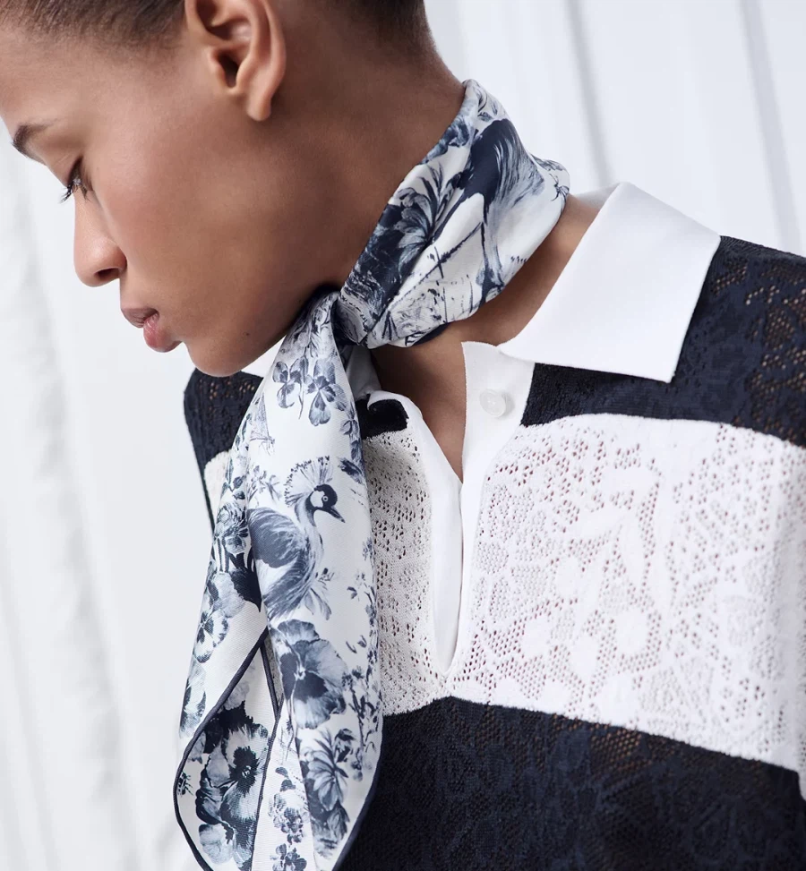 디올 신상 스카프_2.webp