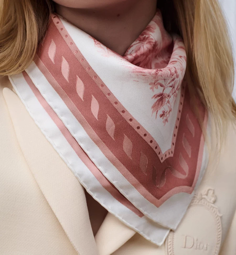디올 신상 스카프_6.webp