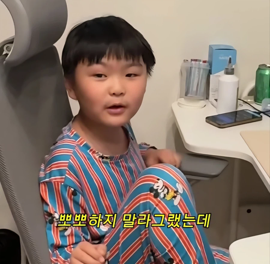 아들 훈계하는 엄마_7.webp