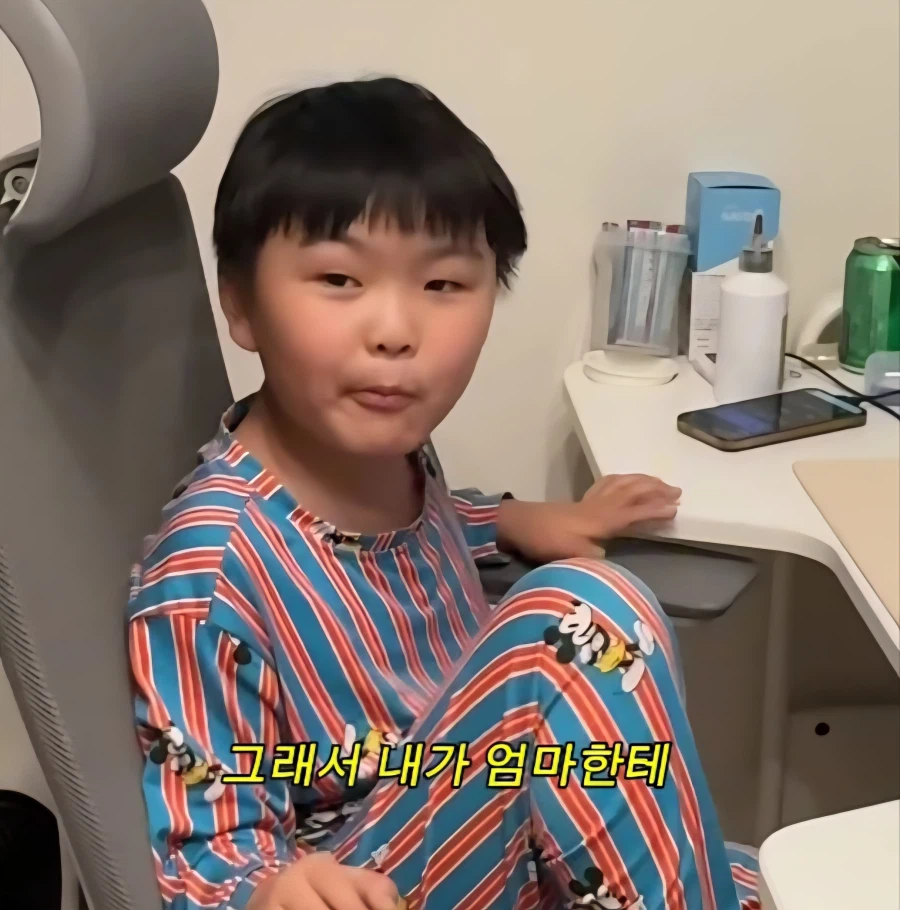 아들 훈계하는 엄마_6.webp