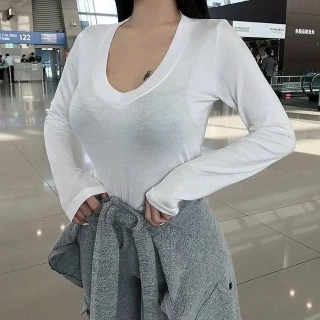 흰 티에 브라 비치는 거 많이 민폐야??.jpg_9.webp