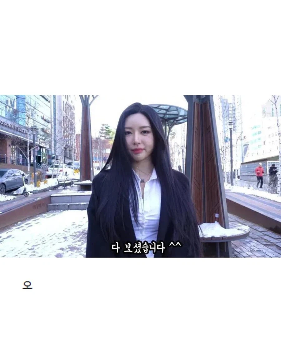 사람들이 얼마나 쳐다보는지 실험한 여성_6.webp