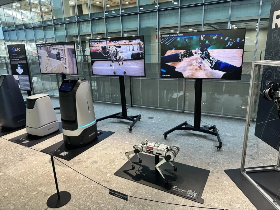 네이버를 찾은 리사 수는 생각이 많아졌다.jpg_2.webp